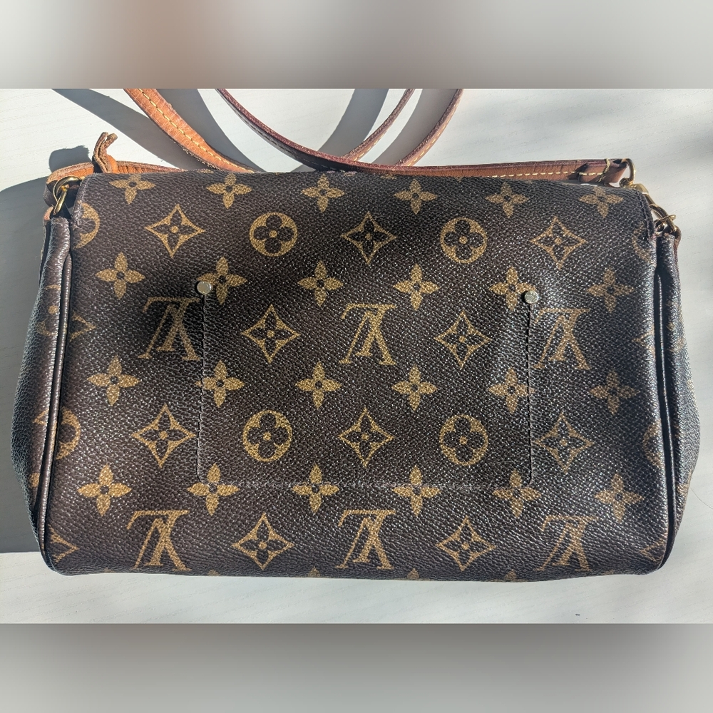 Louis Vuitton PM Favorite Monogram Shoulder Bag - Picture 8 of 16